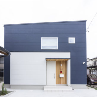 愛知県尾張旭市建築家と建てる家｜書斎とバーカウンターのある家