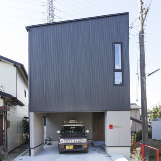 愛知県東海市狭小住宅｜インナーガレージハウスのある家