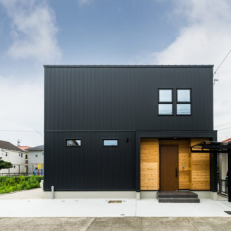 愛知県小牧市建築家と建てる家｜シーリングファン｜階段下スペース