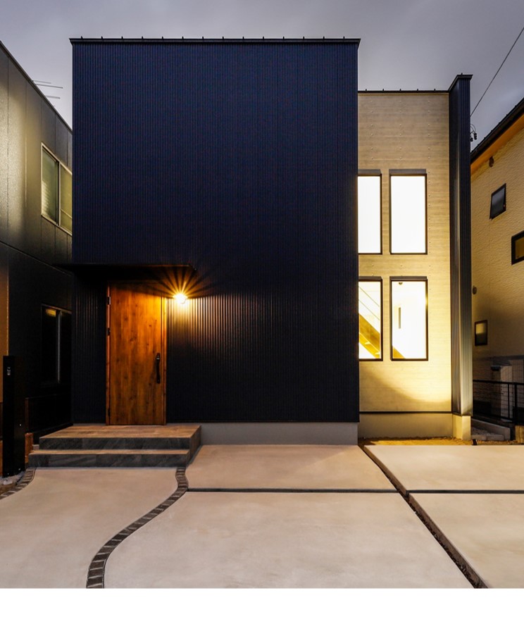 愛知県名古屋市新築注文住宅｜雲梯のある玄関と小上がり和室