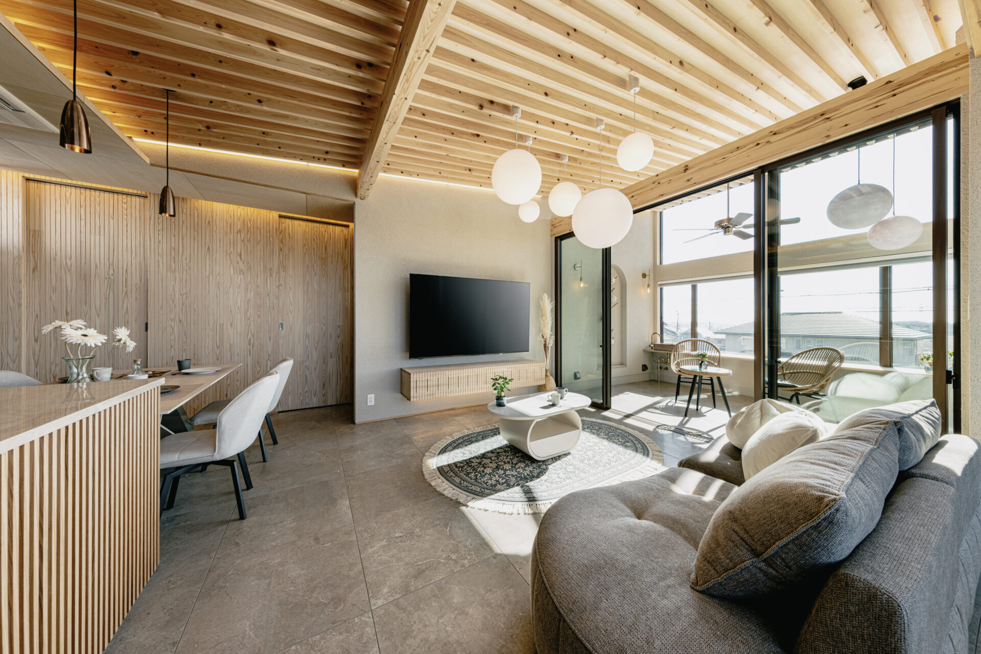 壁・天井を照らす間接照明